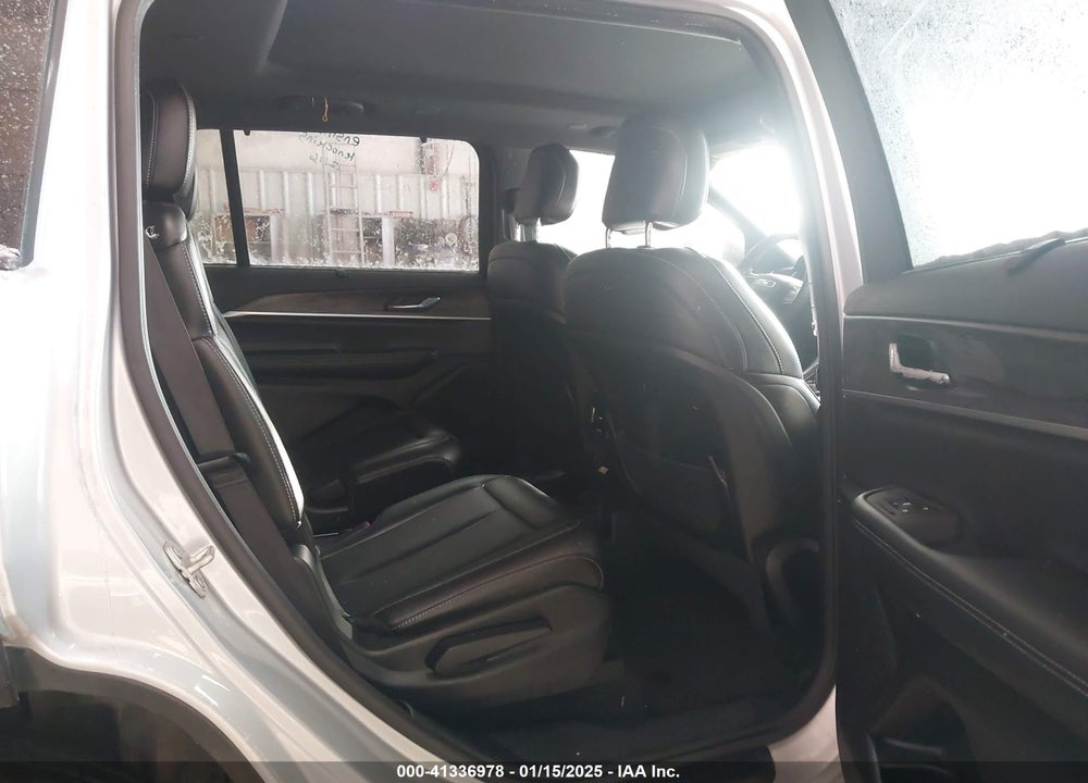 2024 JEEP GRAND CHEROKEE L LIMITED 4X4 VIN: 1C4RJKBG2R8542483