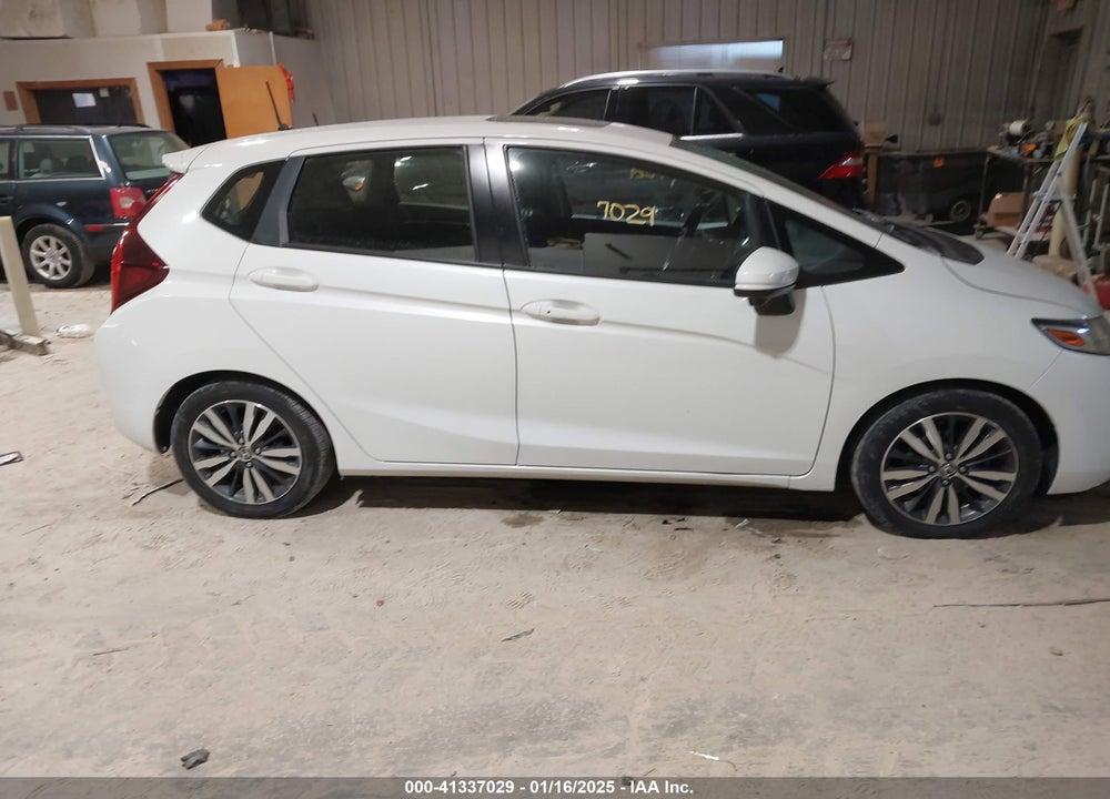 2017 HONDA FIT VIN: JHMGK5H76HS022381