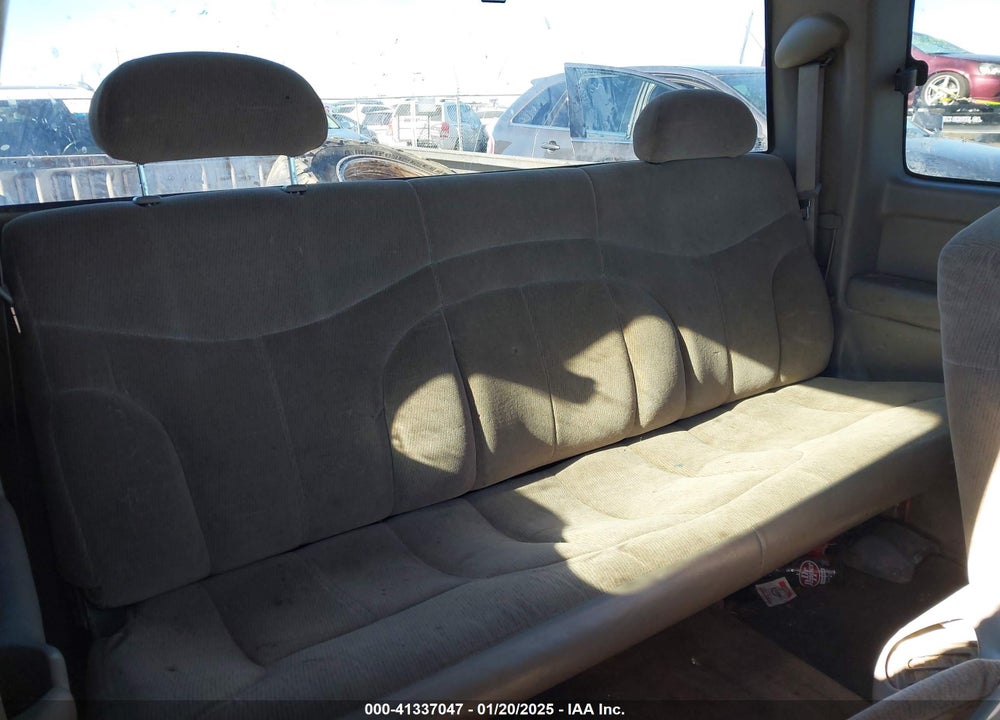 2000 GMC SIERRA 1500 SLE VIN: 2GTEK19T4Y1132228