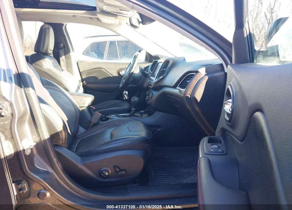 2019 JEEP CHEROKEE TRAILHAWK ELITE 4X4 VIN: 1C4PJMBX9KD369142