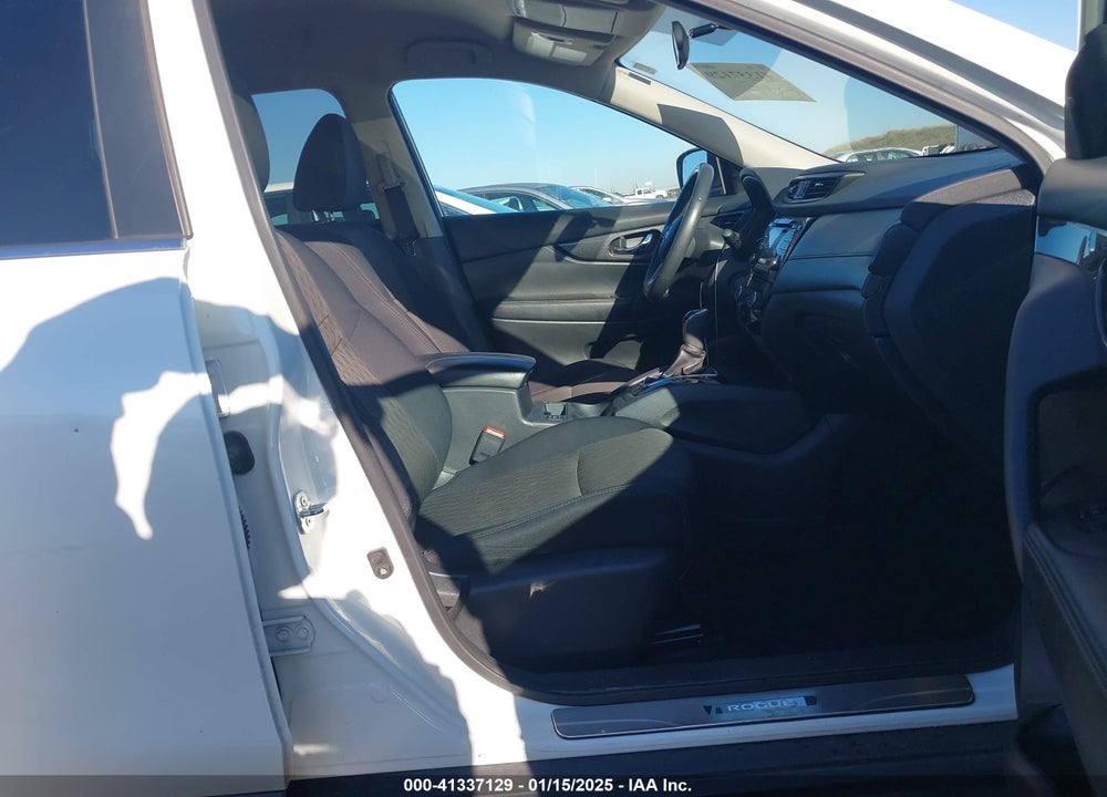 2017 NISSAN ROGUE SV VIN: 5N1AT2MT9HC826783