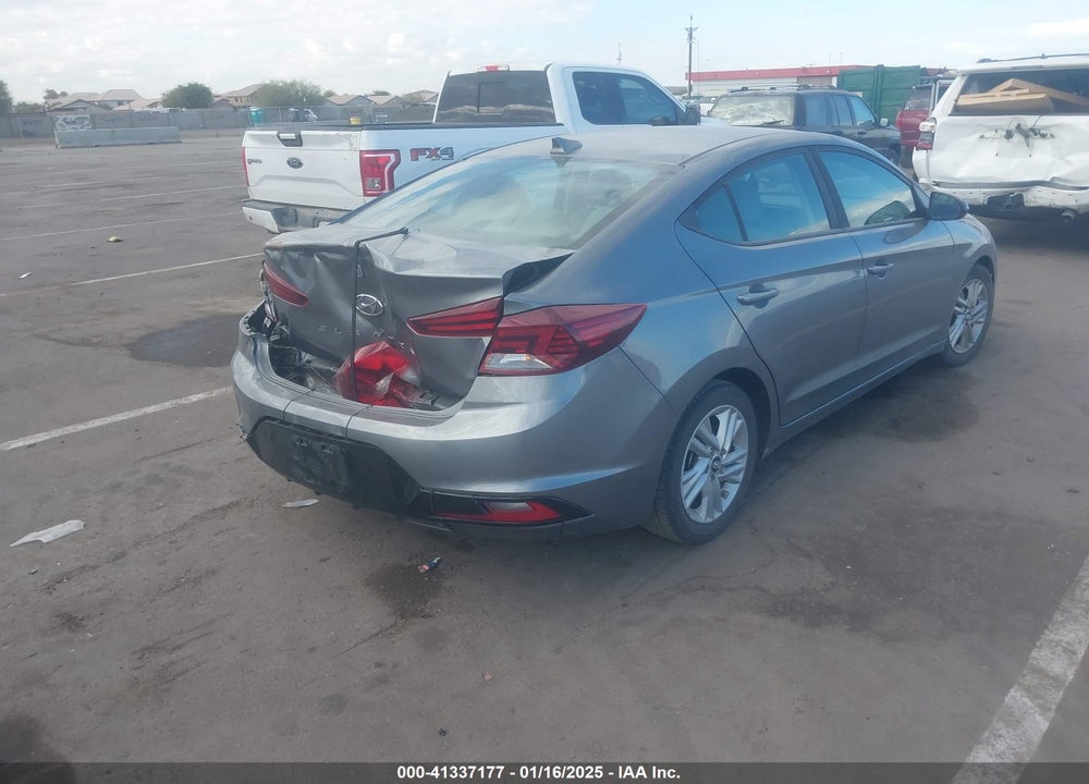 2019 HYUNDAI ELANTRA VIN: 5NPD84LFXKH423823