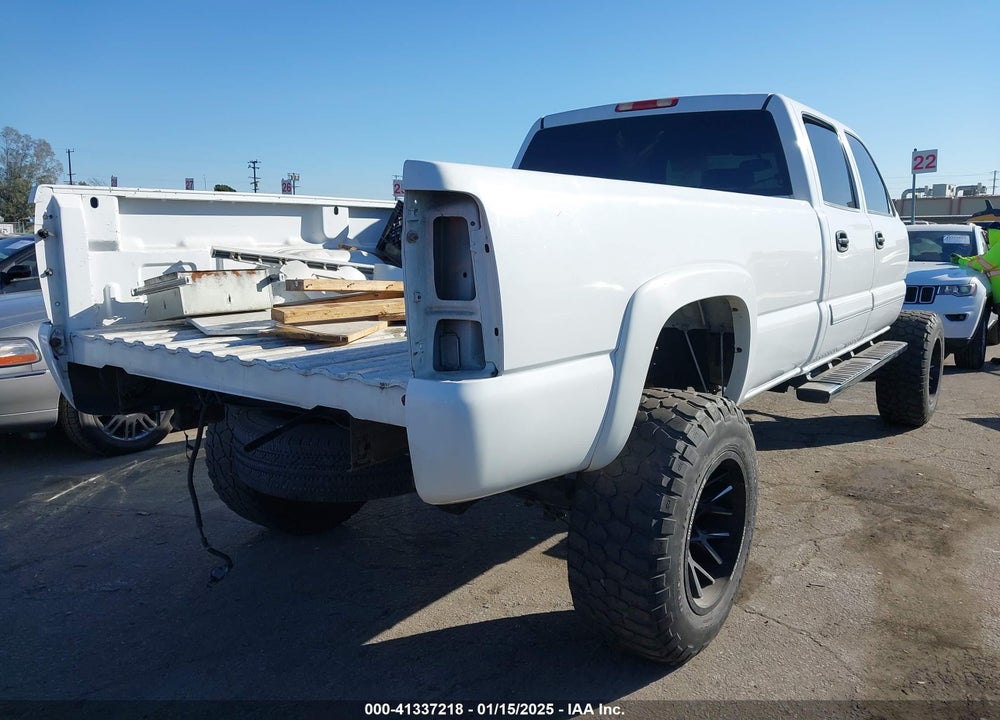 2005 CHEVROLET SILVERADO 2500HD LS VIN: 1GCHC23U05F837551