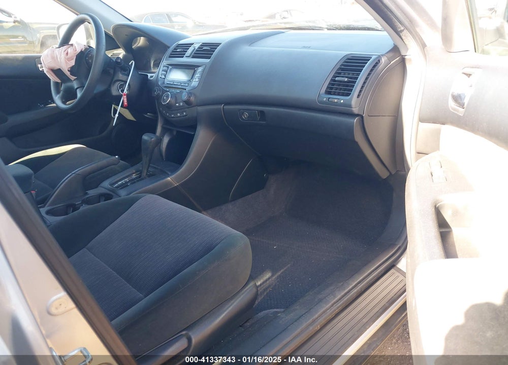 2004 HONDA ACCORD 2.4 LX VIN: 1HGCM563X4A144396
