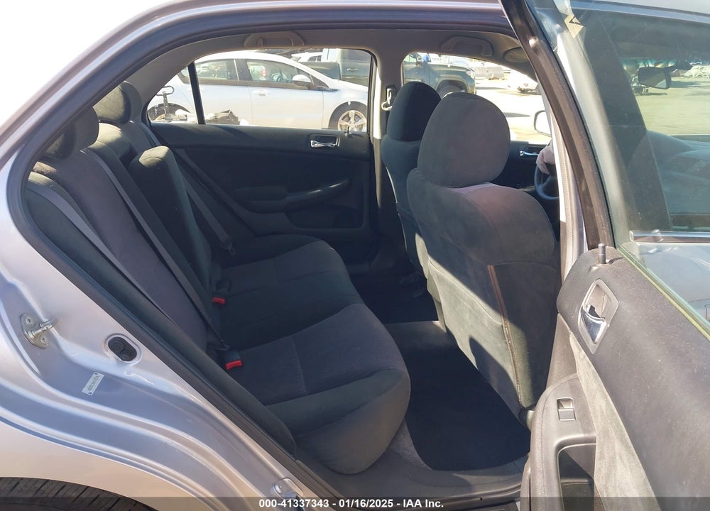 2004 HONDA ACCORD 2.4 LX VIN: 1HGCM563X4A144396