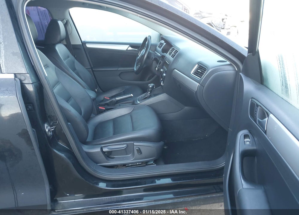 2013 VOLKSWAGEN JETTA VIN: 3VWDP7AJ8DM422014
