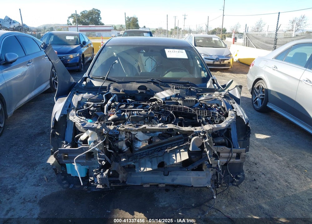 2018 HONDA ACCORD VIN: 1HGCV1F17JA067695