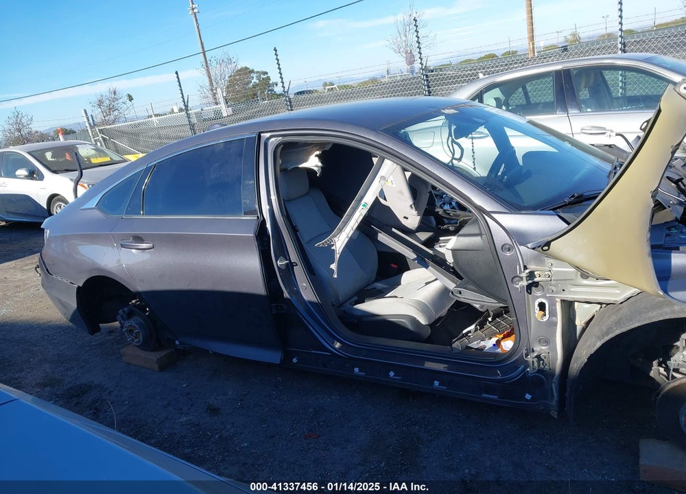 2018 HONDA ACCORD VIN: 1HGCV1F17JA067695