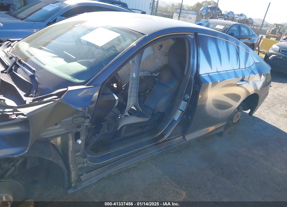 2018 HONDA ACCORD VIN: 1HGCV1F17JA067695