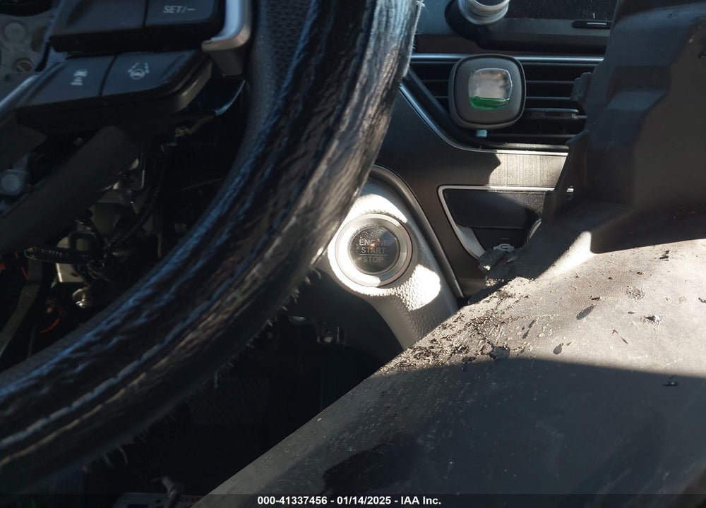 2018 HONDA ACCORD VIN: 1HGCV1F17JA067695