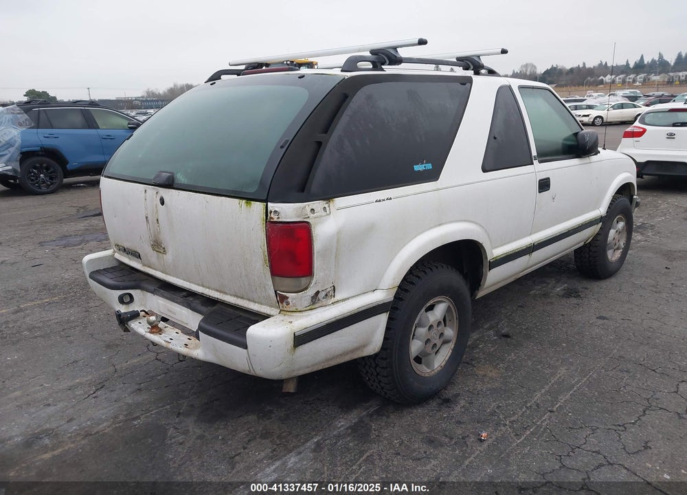 2000 CHEVROLET BLAZER LS VIN: 1GNCT18W6YK294336