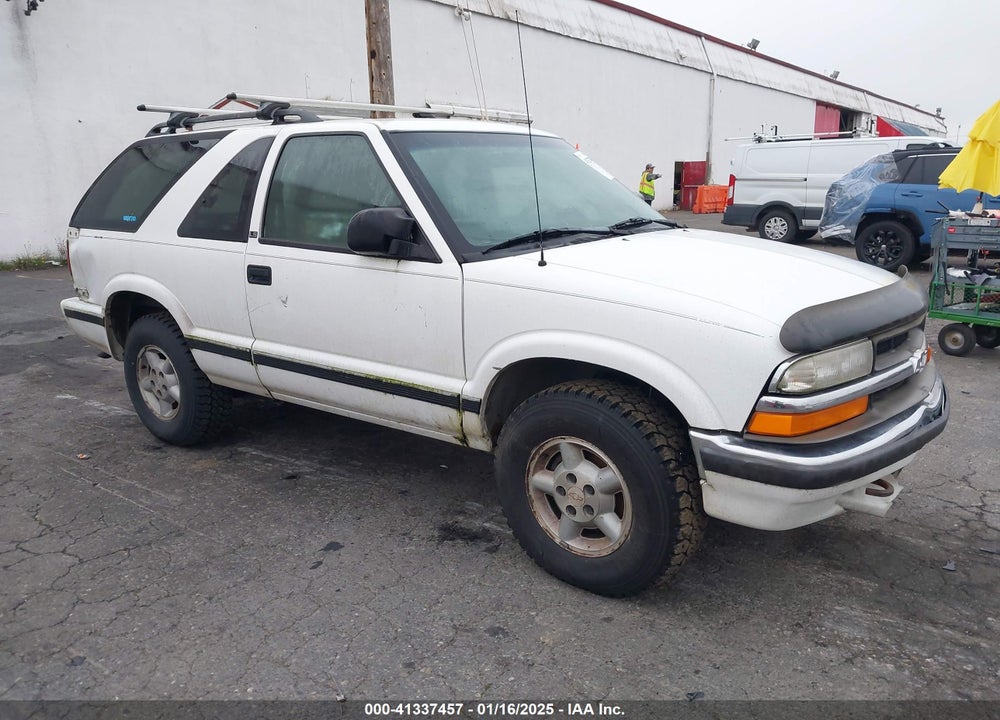 2000 CHEVROLET BLAZER LS VIN: 1GNCT18W6YK294336