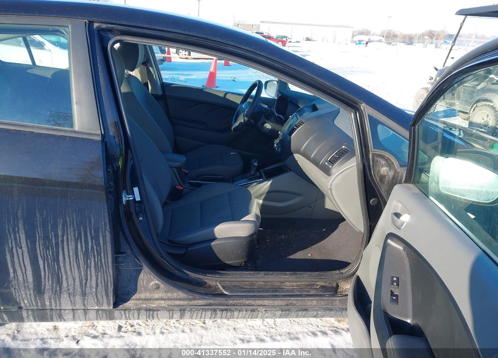 2018 KIA FORTE VIN: 3KPFL4A75JE195381
