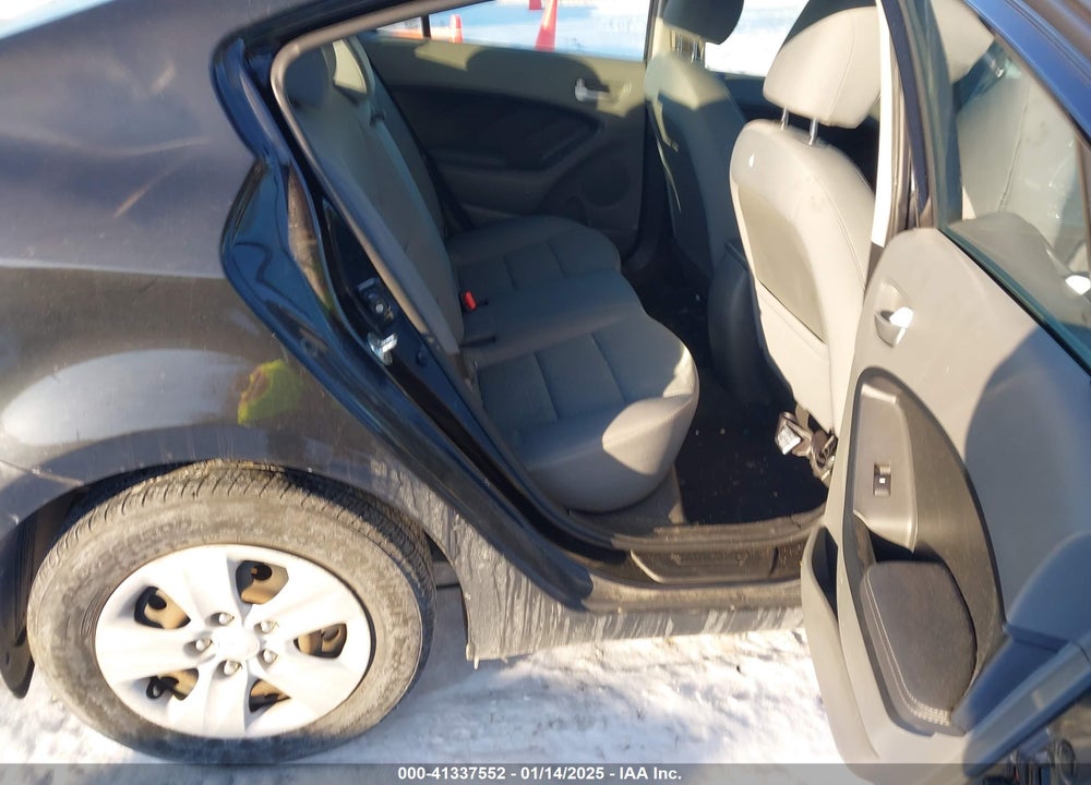 2018 KIA FORTE VIN: 3KPFL4A75JE195381