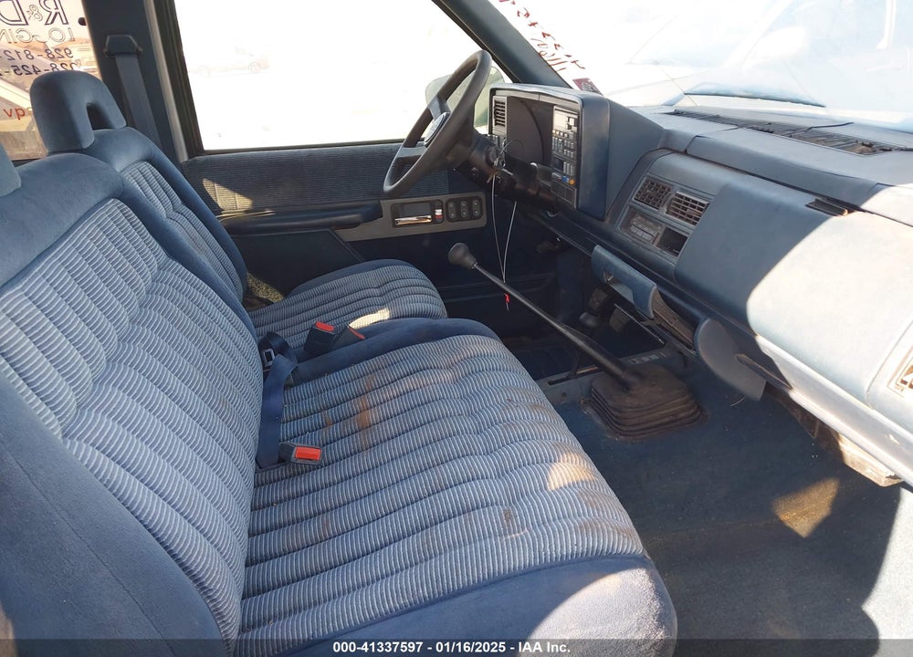 1993 GMC SIERRA K2500 VIN: 1GTGK29F2PE545075