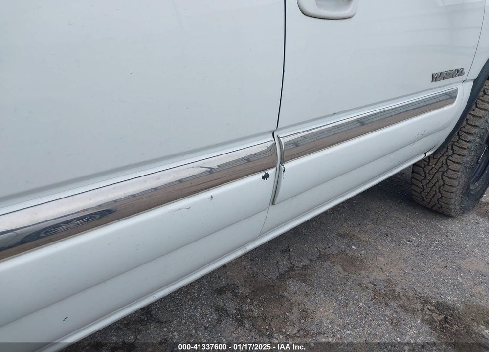 2004 GMC YUKON XL 2500 SLT VIN: 3GKGK26G14G213005
