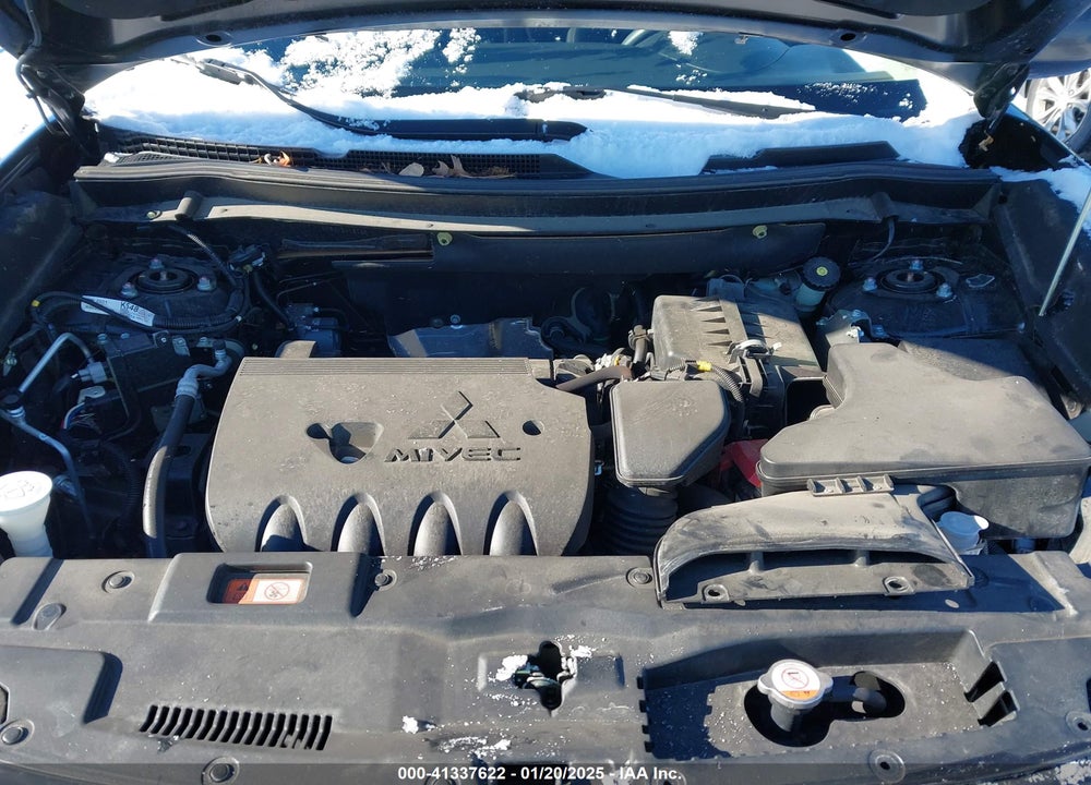 2019 MITSUBISHI OUTLANDER ES VIN: JA4AD2A33KZ018160