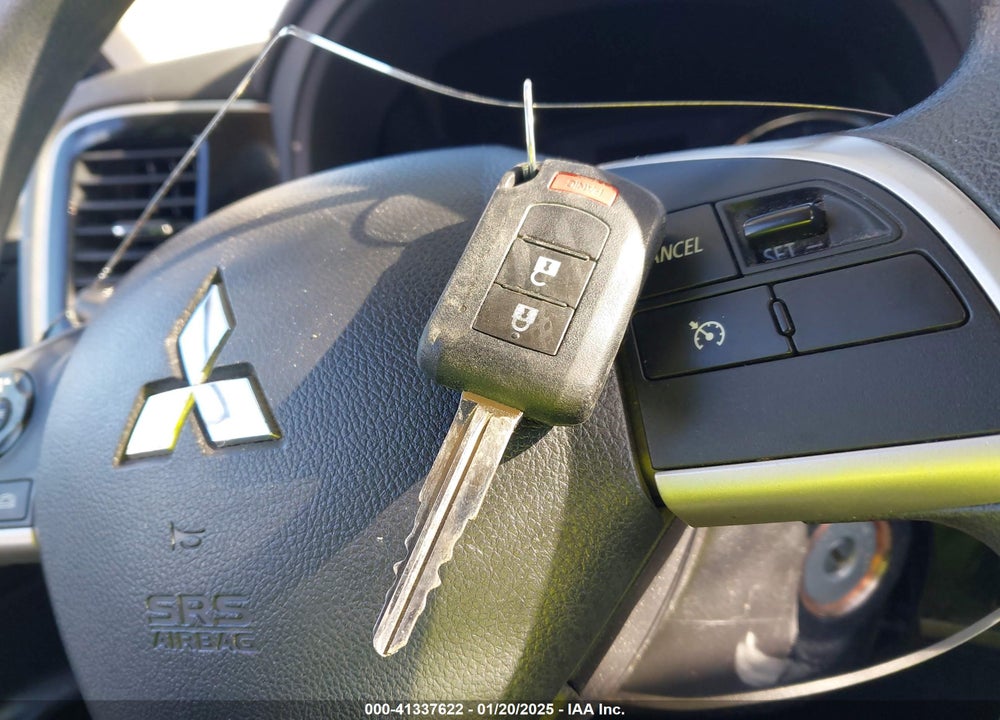 2019 MITSUBISHI OUTLANDER ES VIN: JA4AD2A33KZ018160