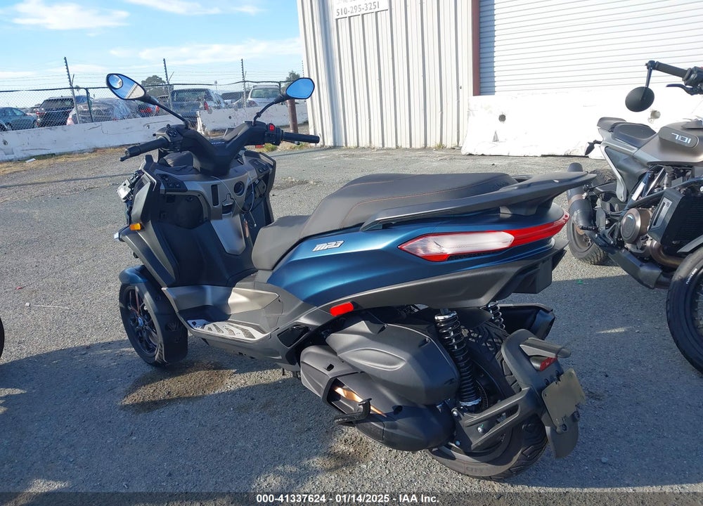 2024 PIAGGIO MP3 530 EXCLUSIVE VIN: ZAPTD30XXR5000151