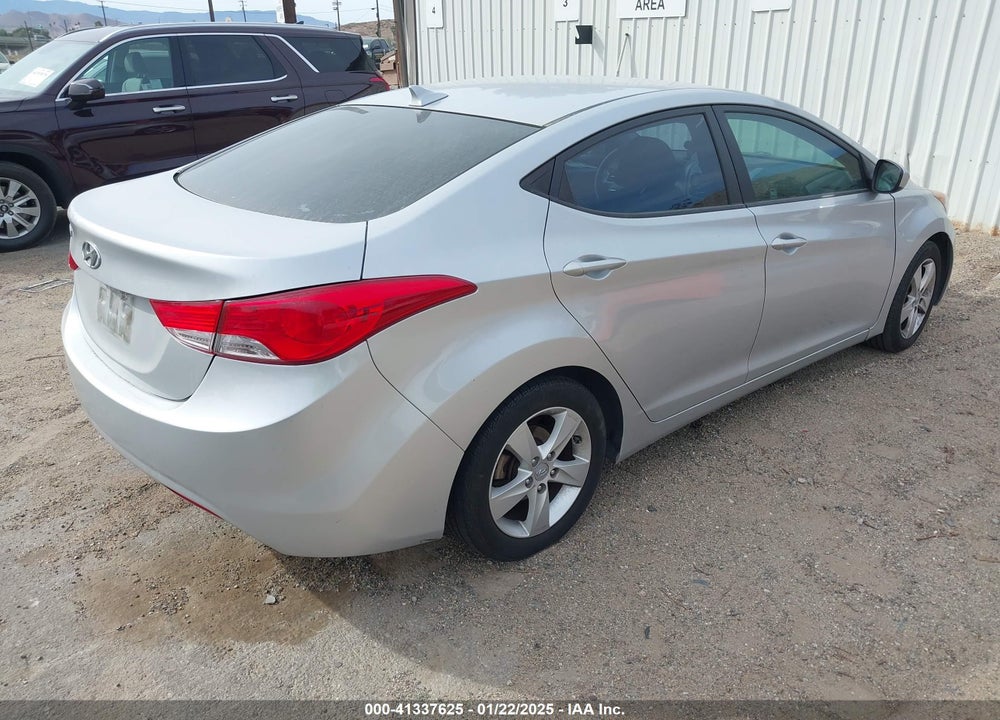 2013 HYUNDAI ELANTRA VIN: 5NPDH4AE1DH276370