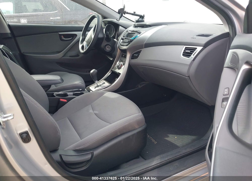 2013 HYUNDAI ELANTRA VIN: 5NPDH4AE1DH276370