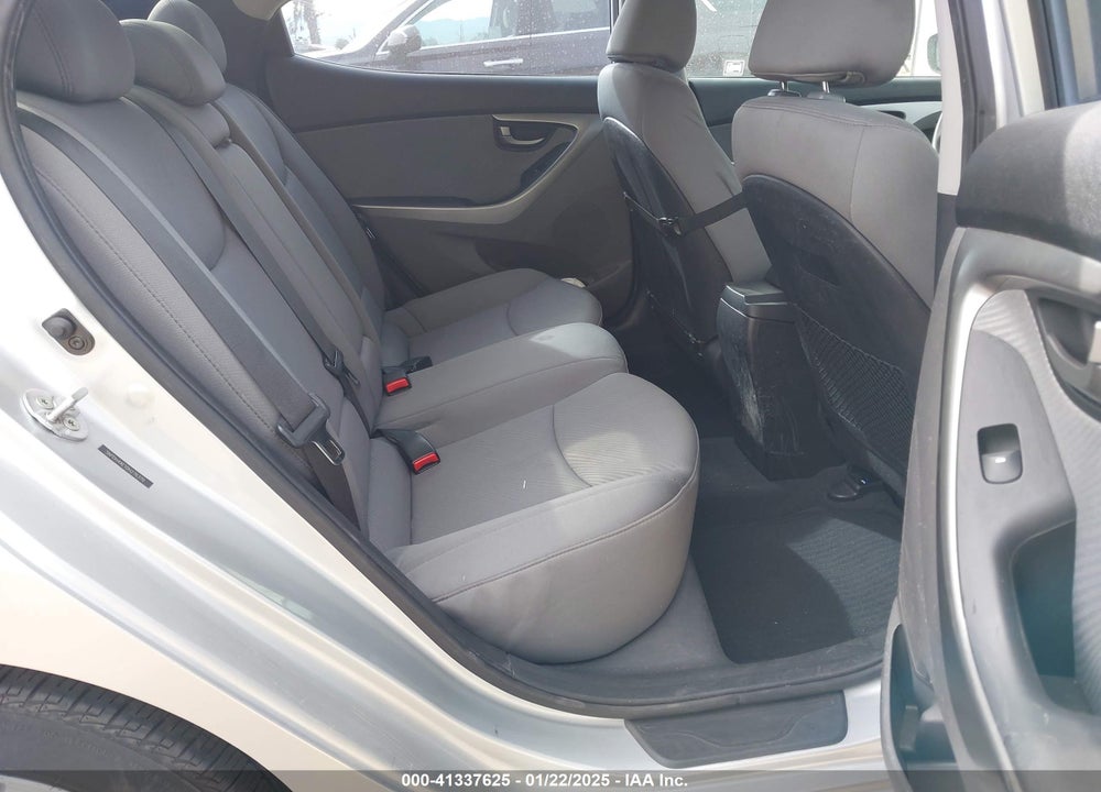 2013 HYUNDAI ELANTRA VIN: 5NPDH4AE1DH276370