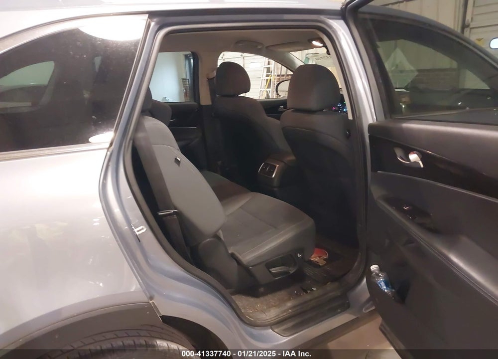 2020 KIA SORENTO 2.4L L VIN: 5XYPG4A38LG629076