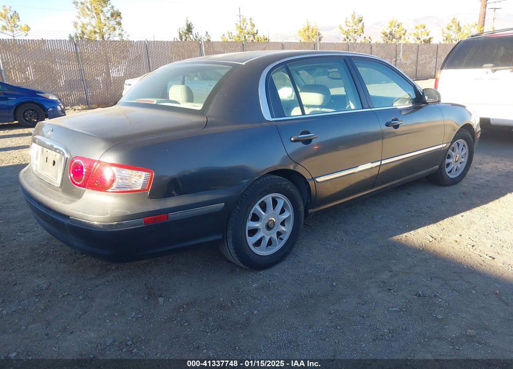 2004 KIA AMANTI VIN: KNALD124645048776