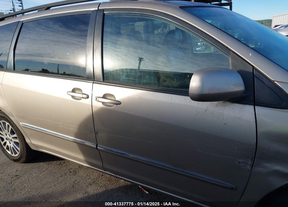 2010 TOYOTA SIENNA LIMITED VIN: 5TDYK4CC9AS314609