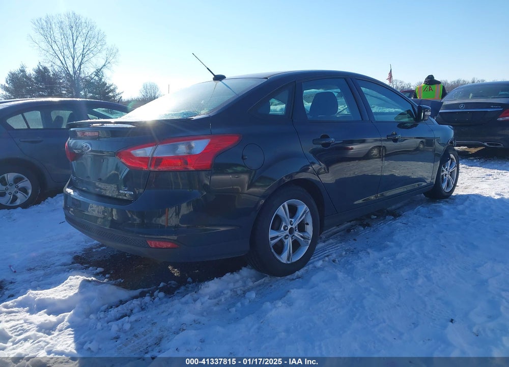 2013 FORD FOCUS VIN: 1FADP3F28DL384353