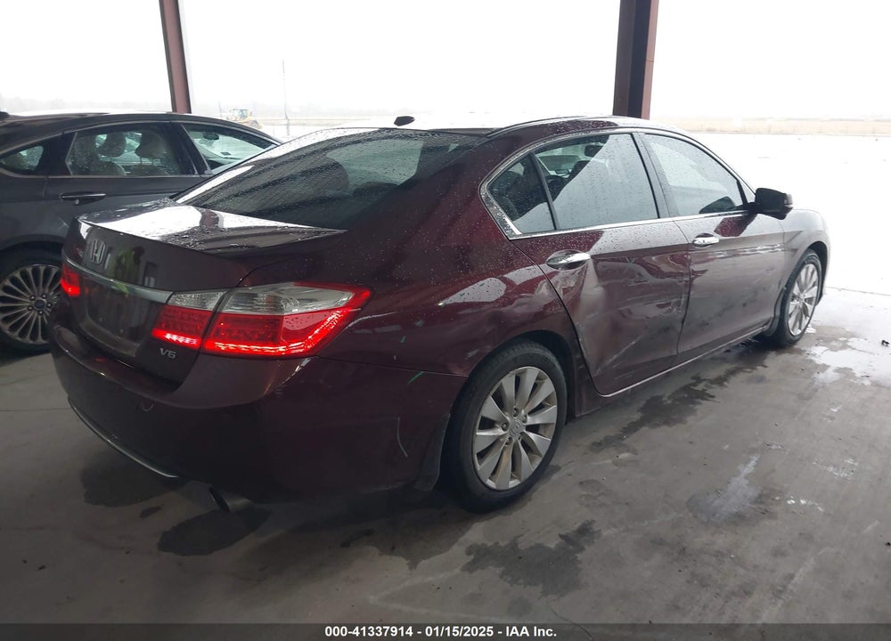 2013 HONDA ACCORD VIN: 1HGCR3F85DA001891