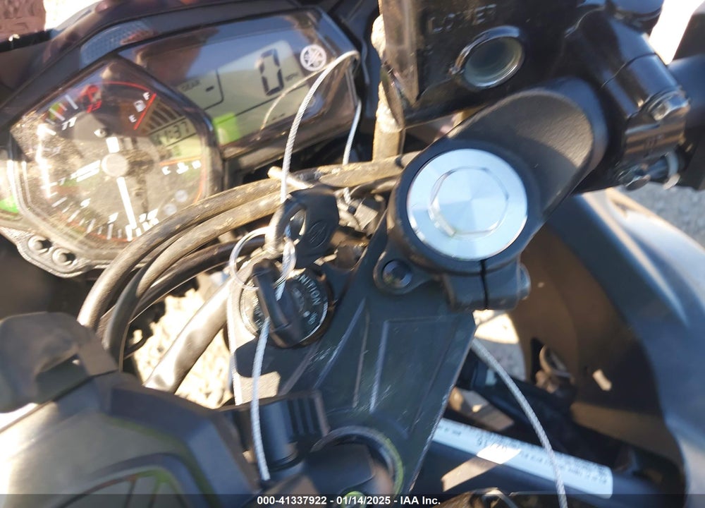 2016 YAMAHA YZFR3 VIN: MH3RH06YXGK011696