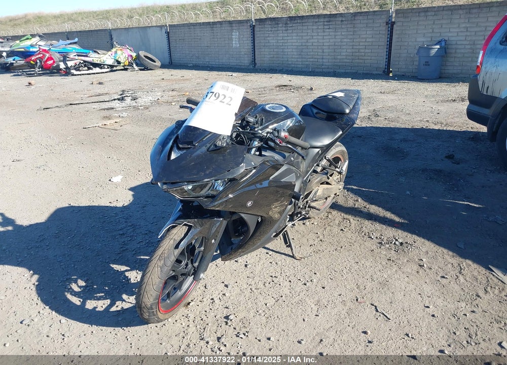 2016 YAMAHA YZFR3 VIN: MH3RH06YXGK011696