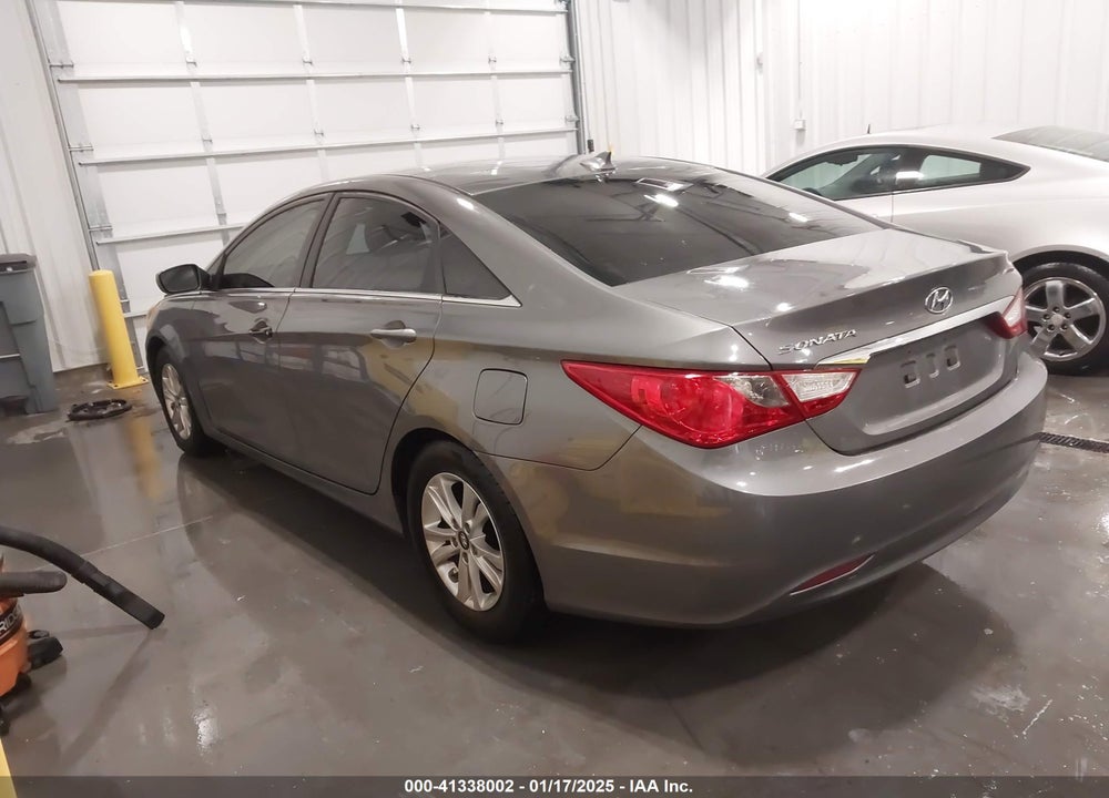 2013 HYUNDAI SONATA VIN: 5NPEB4AC2DH745647