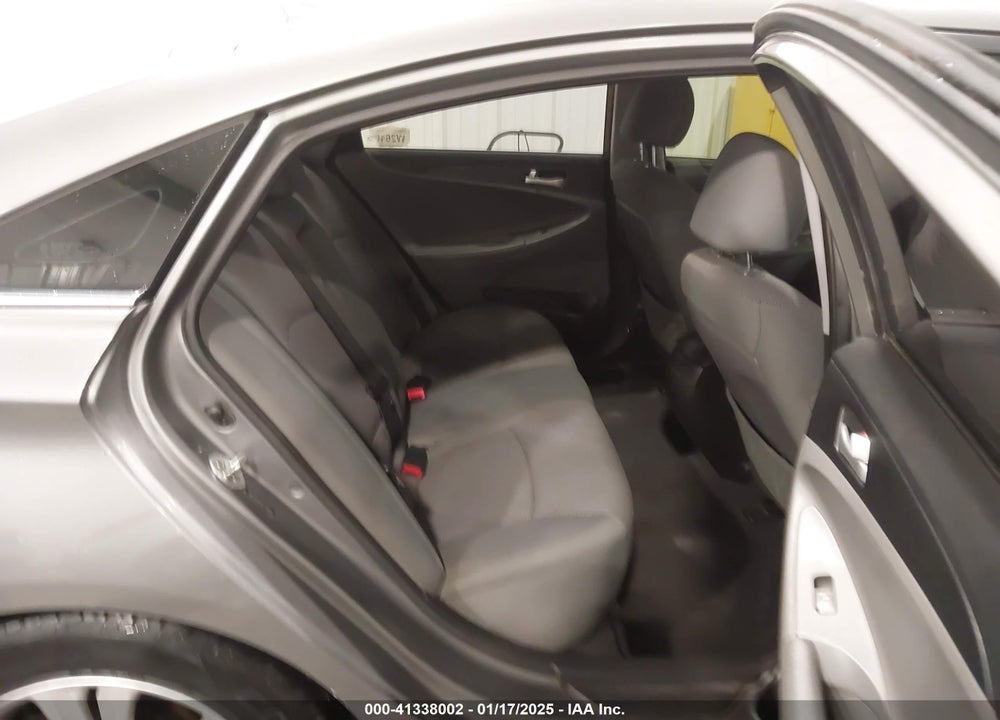 2013 HYUNDAI SONATA VIN: 5NPEB4AC2DH745647