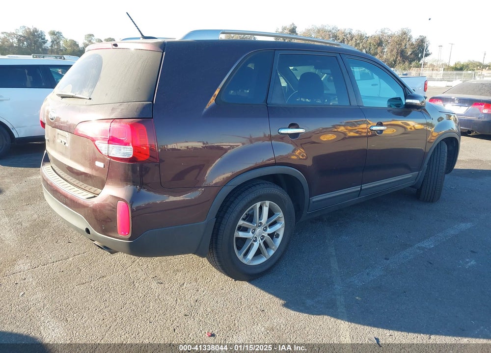 2015 KIA SORENTO LX VIN: 5XYKT4A64FG635008