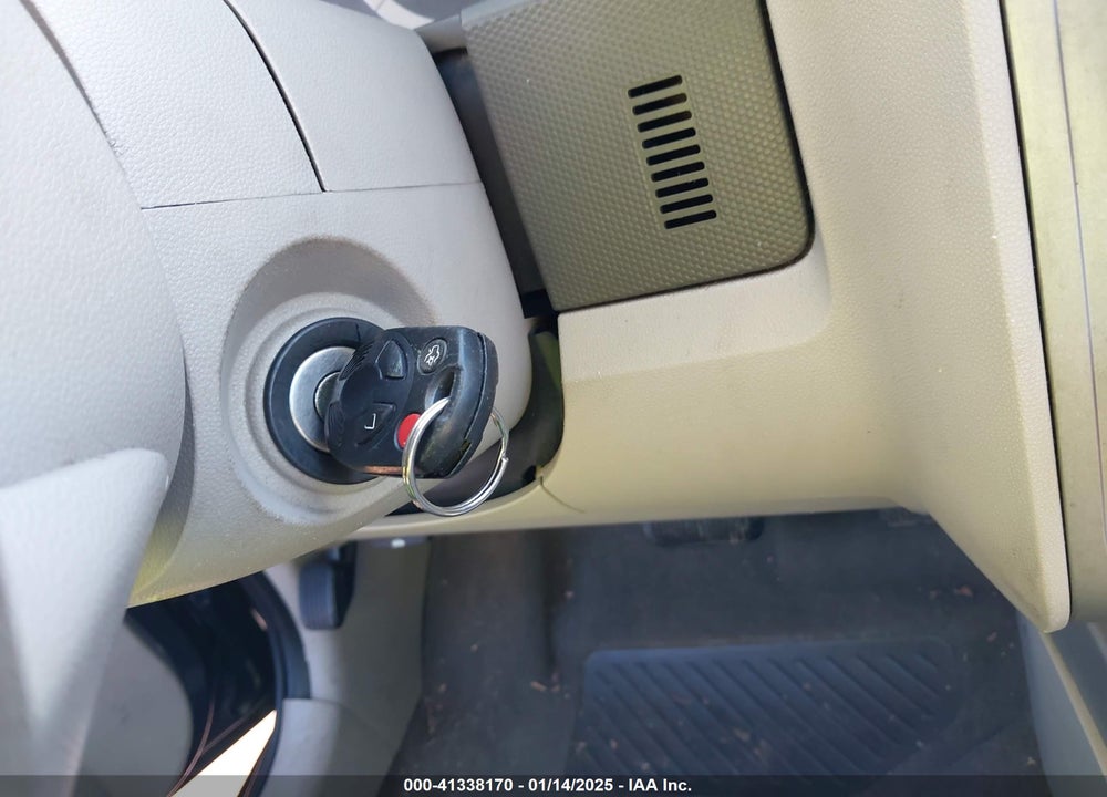 2008 FORD ESCAPE XLT VIN: 1FMCU93168KA81219