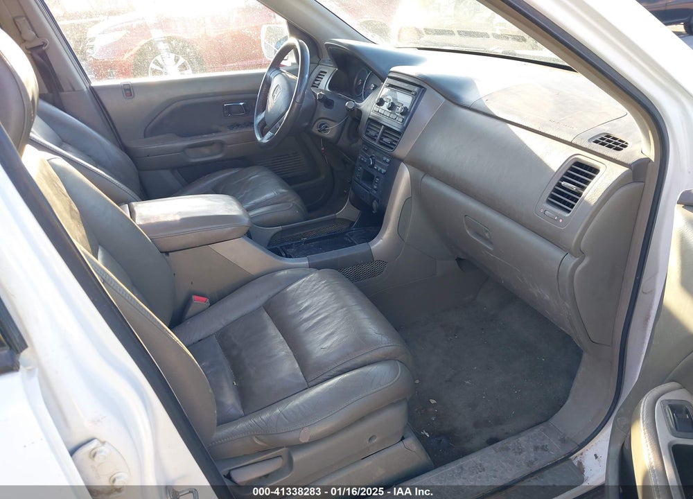 2006 HONDA PILOT EX-L VIN: 2HKYF18586H557936