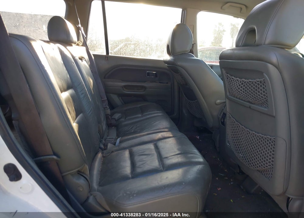 2006 HONDA PILOT EX-L VIN: 2HKYF18586H557936