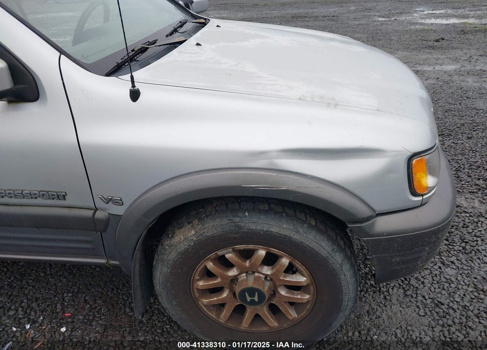 2000 HONDA PASSPORT EX/LX VIN: 4S6DM58W9Y4416440