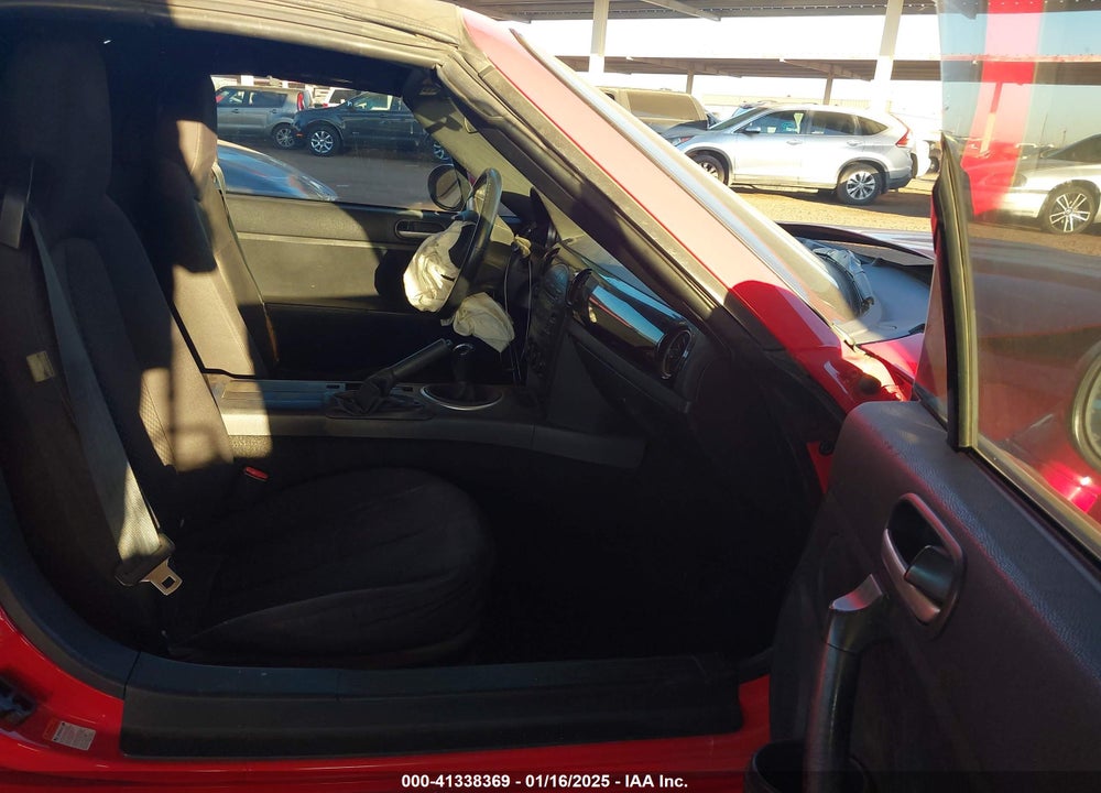 2006 MAZDA MX-5 MIATA VIN: JM1NC25F660109044