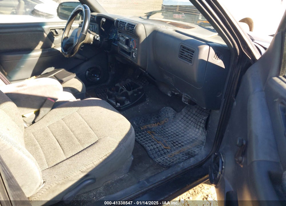 1994 CHEVROLET S TRUCK S10 VIN: 1GCCS14W3RK104687