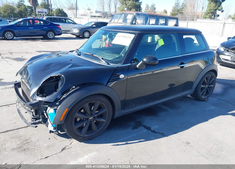 2013 MINI COOPER VIN: WMWSU3C59DT681332