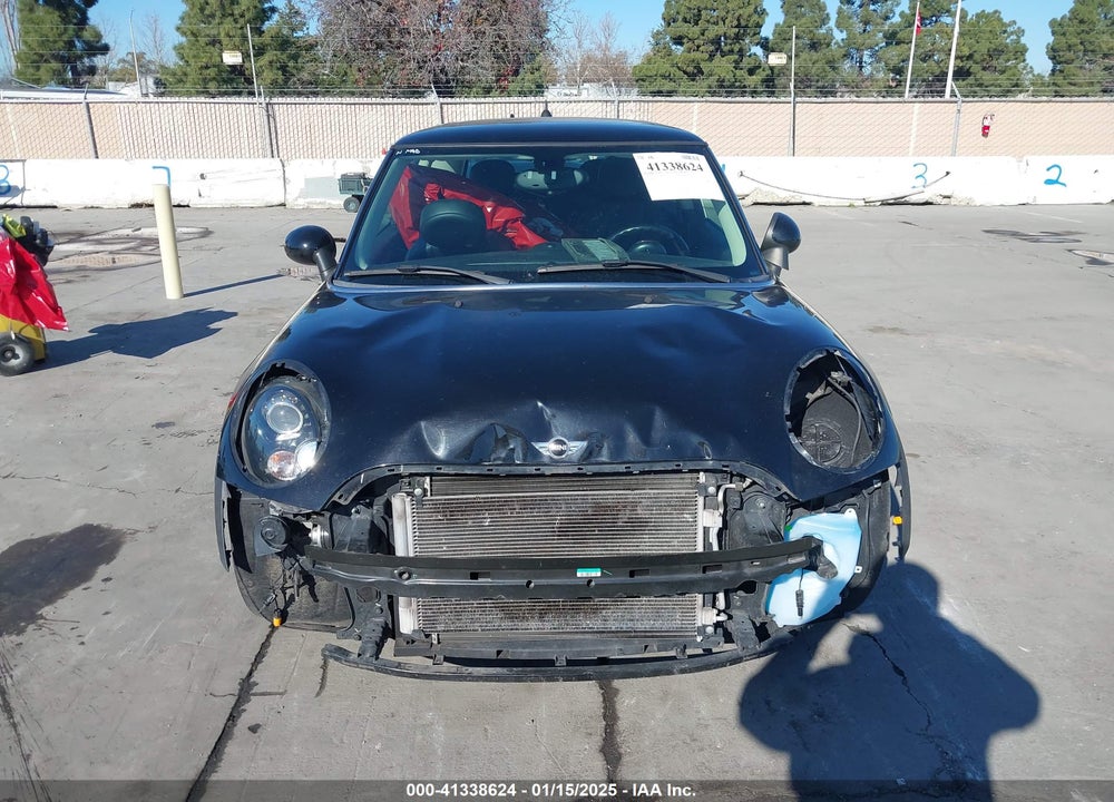 2013 MINI COOPER VIN: WMWSU3C59DT681332