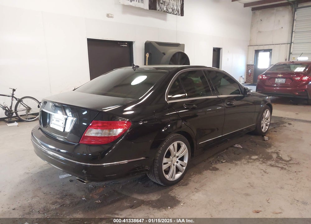 2011 MERCEDES-BENZ C 300 LUXURY/SPORT VIN: WDDGF5EB7BF638224