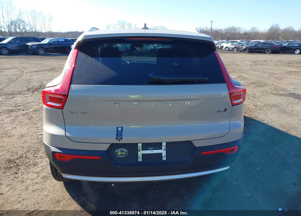 2025 VOLVO XC40 B5 PLUS BRIGHT THEME VIN: YV4L12UE4S2454977