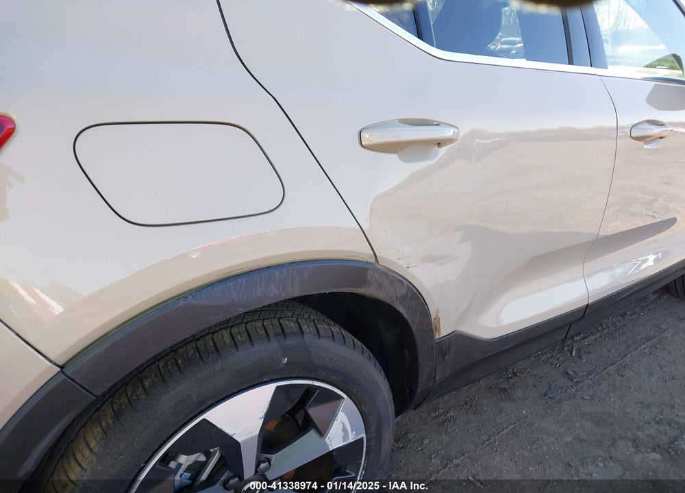2025 VOLVO XC40 B5 PLUS BRIGHT THEME VIN: YV4L12UE4S2454977