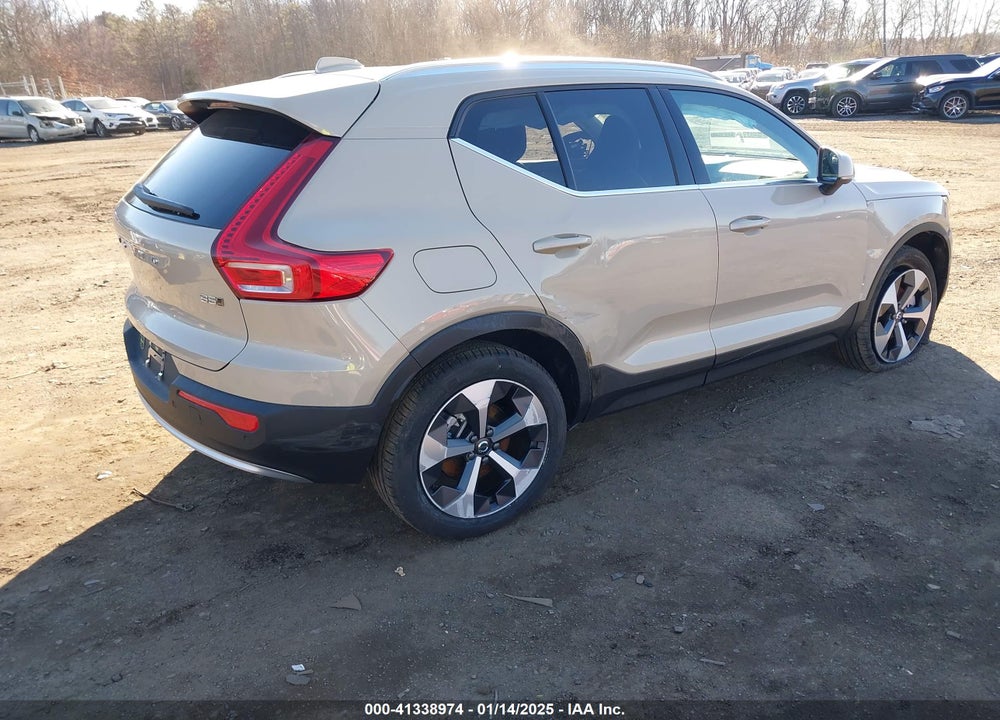 2025 VOLVO XC40 B5 PLUS BRIGHT THEME VIN: YV4L12UE4S2454977