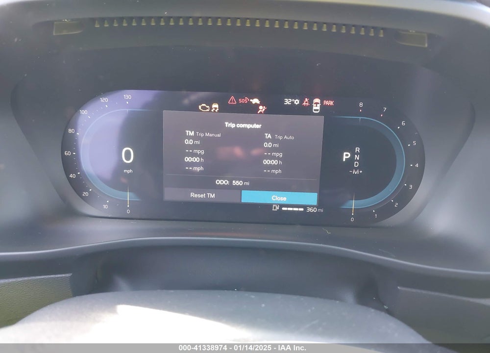 2025 VOLVO XC40 B5 PLUS BRIGHT THEME VIN: YV4L12UE4S2454977