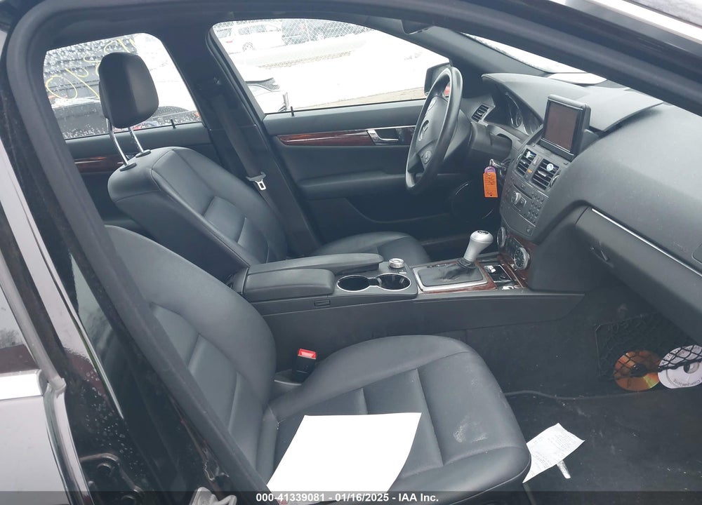 2010 MERCEDES-BENZ C VIN: WDDGF5GB0AR096135